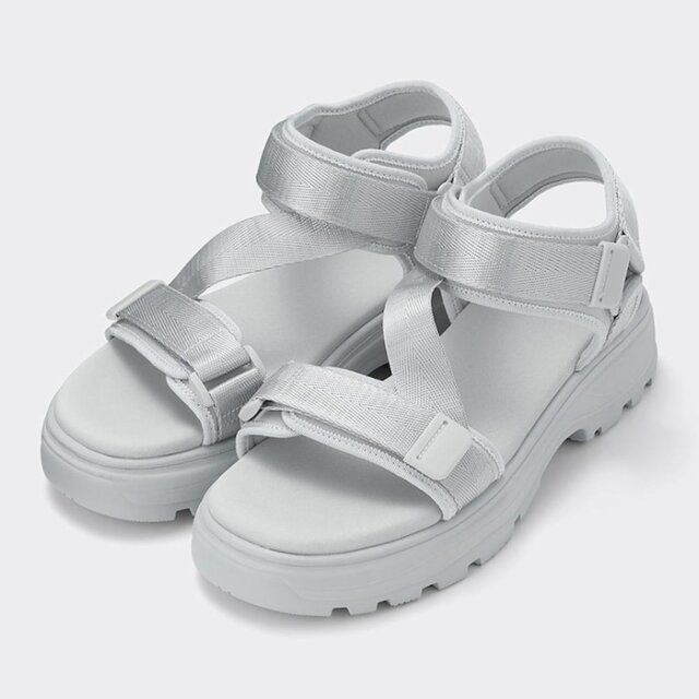 2024年春GUのレディースサンダル