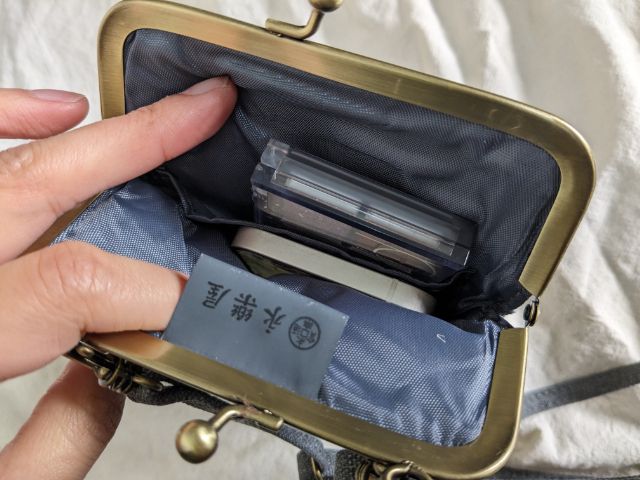 がま口開いたところ