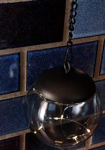 ダイソーのソーラーライト 吊りタイプ（クリップ付）の使用例