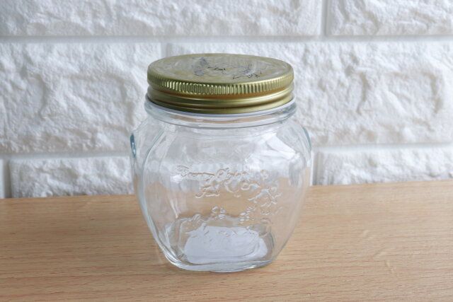 セリアのフルーツ柄キャンディーポット