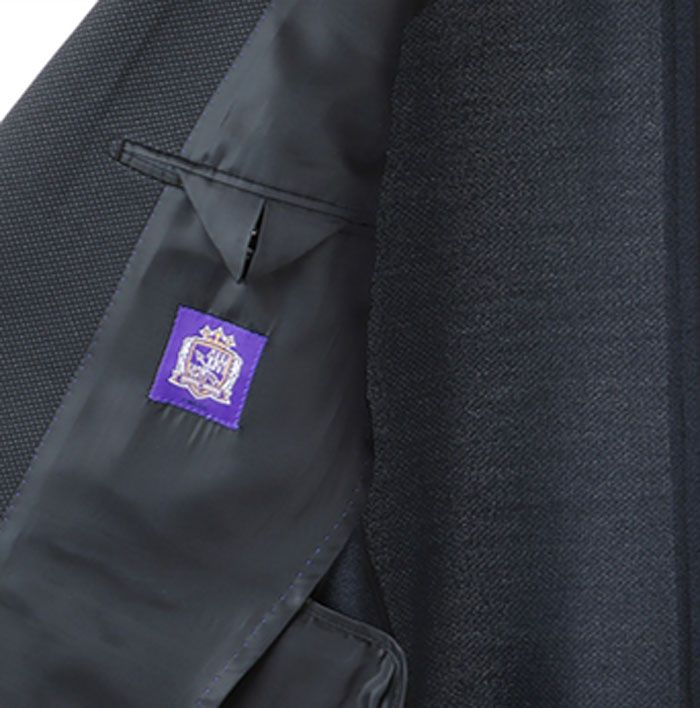 サンフレッチェ広島、NEW公式スーツの「レプリカ」登場！紫ネクタイと“相性最高”のネイビードット柄