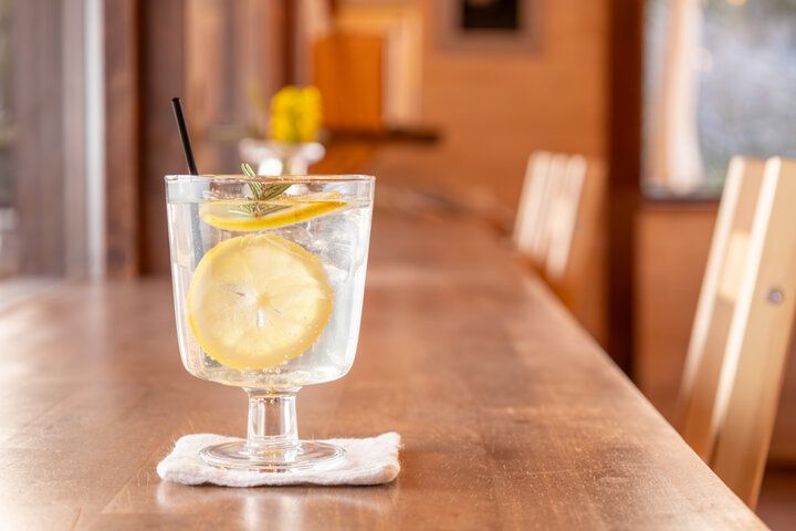 ゆるやかに時が流れる自然豊かな茨城・笠間のカフェへ♪「カフェニワトコ」で自家製スイーツを楽しむ