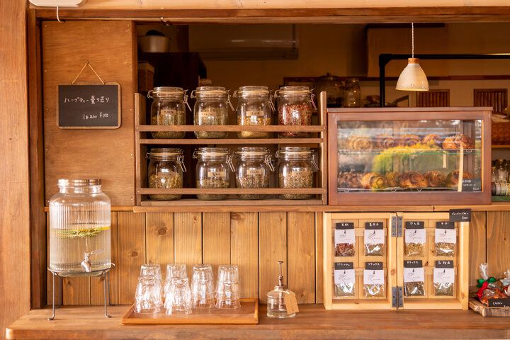 ゆるやかに時が流れる自然豊かな茨城・笠間のカフェへ♪「カフェニワトコ」で自家製スイーツを楽しむ