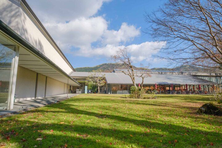 ミュージアムで楽しむスイーツビュッフェが話題、箱根・仙石原「Hakone Emoa Terrace」