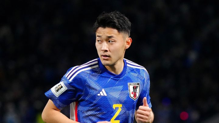 AZ菅原由勢、プレミアリーグかセリエA移籍希望と発言！オランダ国内がありえない理由とは