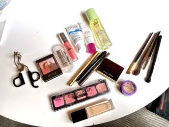 筆者持参メイク道具画像