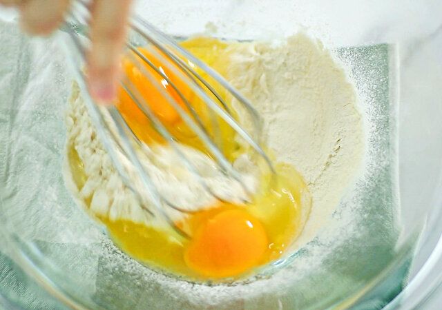 フルーツミルクレープ レシピ クレープ生地を作る