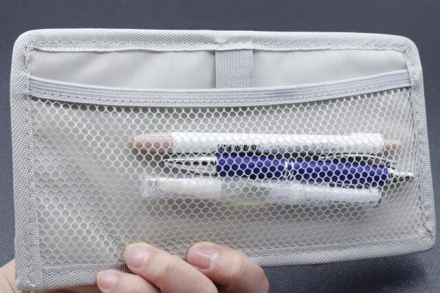 バッグインボードの表面ポケット