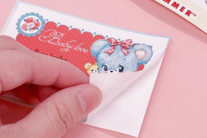 台紙をめくるとシールに