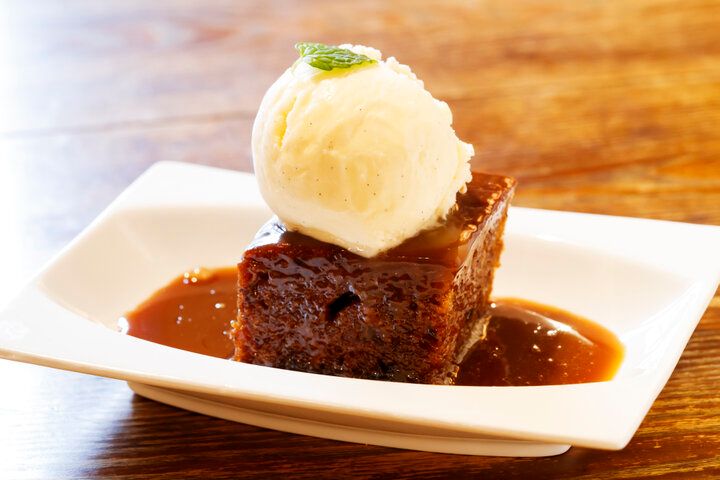 英国風パンケーキ・クランペットと紅茶でブリティッシュなティータイムを。大阪・谷町の「トリントンティールーム」