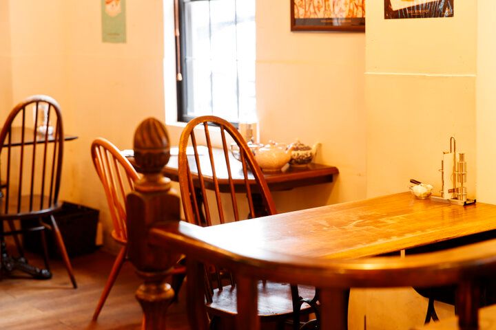 英国風パンケーキ・クランペットと紅茶でブリティッシュなティータイムを。大阪・谷町の「トリントンティールーム」