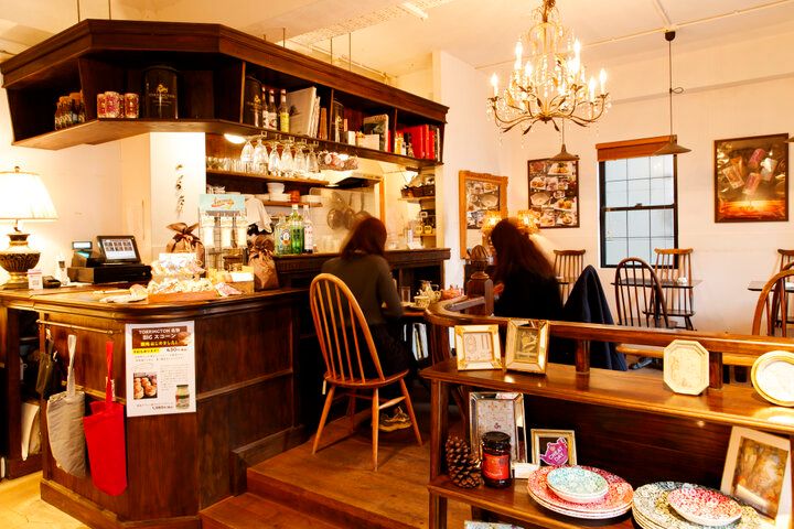 英国風パンケーキ・クランペットと紅茶でブリティッシュなティータイムを。大阪・谷町の「トリントンティールーム」