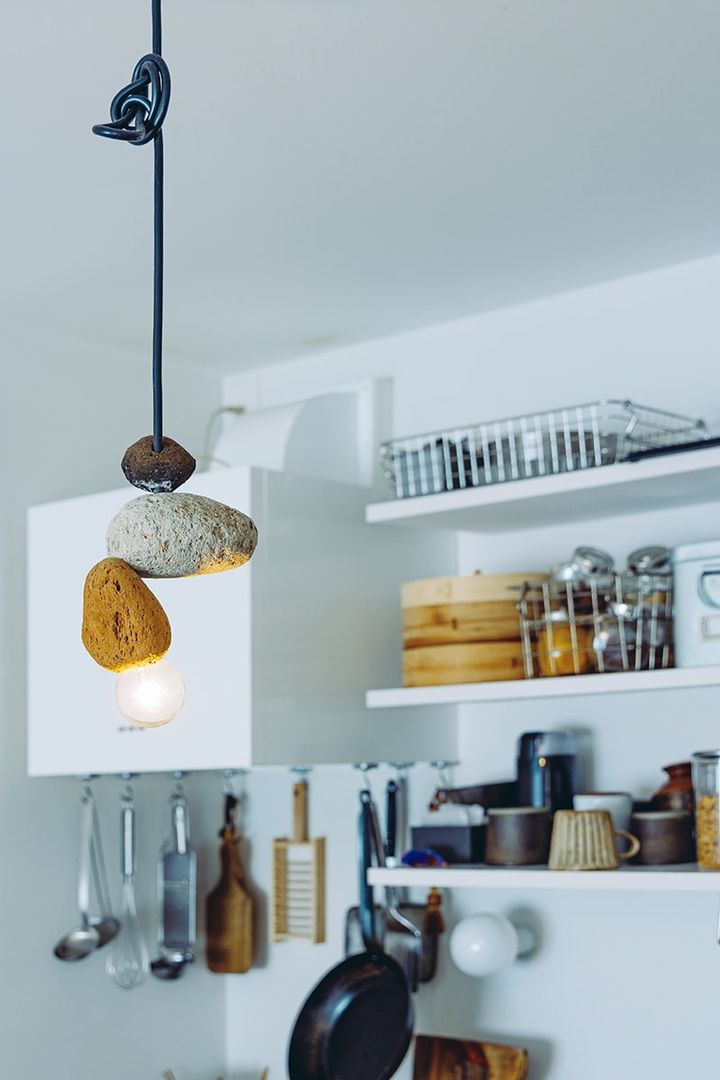 照明は福岡のショップ「ライトイヤーズ」のモアライト