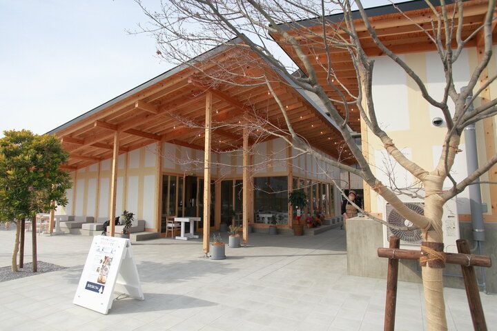 お花見帰りに立ち寄りたい♪水の都・大垣に生まれた新たな憩いのスポット「船町ベース」