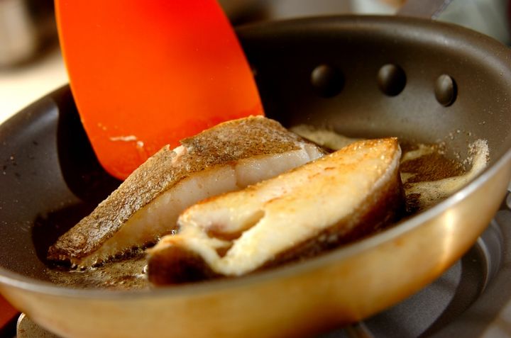 レモンとバター黄金の組み合わせ！カレイのレモンバタームニエルの作り方3