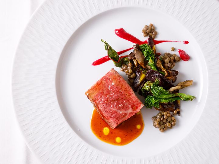 横浜『CAMBUSA』の「熊本赤うし イチボの炭火焼き」