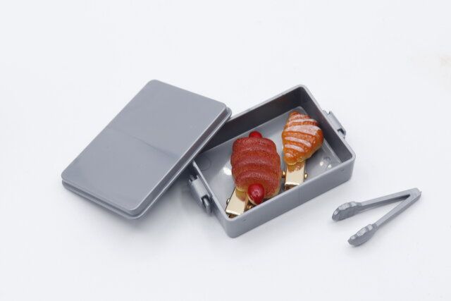 セリアのミニチュア 角缶