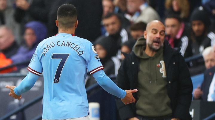 「ミスは許されない、ありえない」 グアルディオラ監督、放出前にカンセロの退場を叱責していた