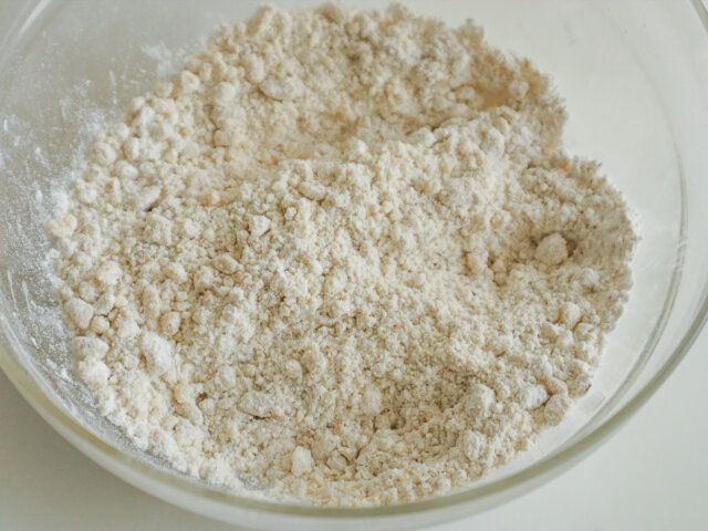 ブロッコリーとチーズのスコーン レシピ オリーブオイルを加えて混ぜる