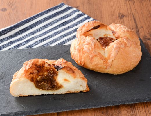 こんがりチーズの牛カルビパン