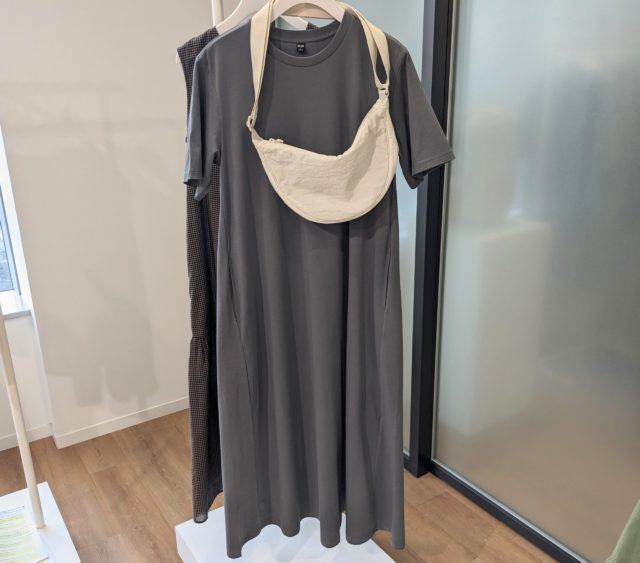 UNIQLO「ラウンドミニショルダーバッグ1」」