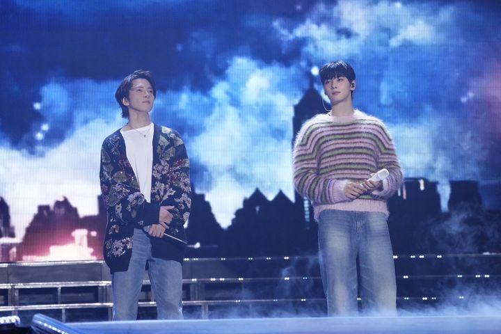 ASTROチャウヌの単独コンサートに山下智久が登場！「約束を果たしたくて来ました」交互に甘い歌声響かせる