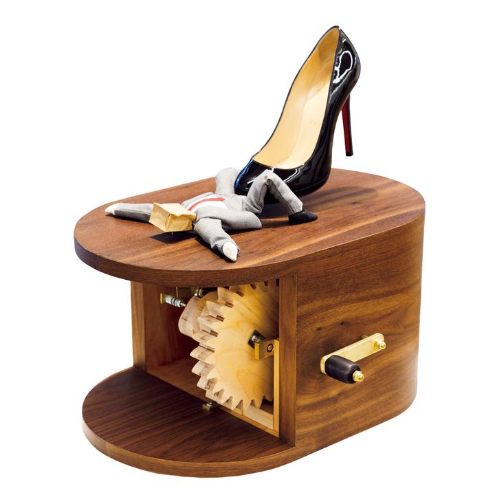 「More」／「Executive Toys」