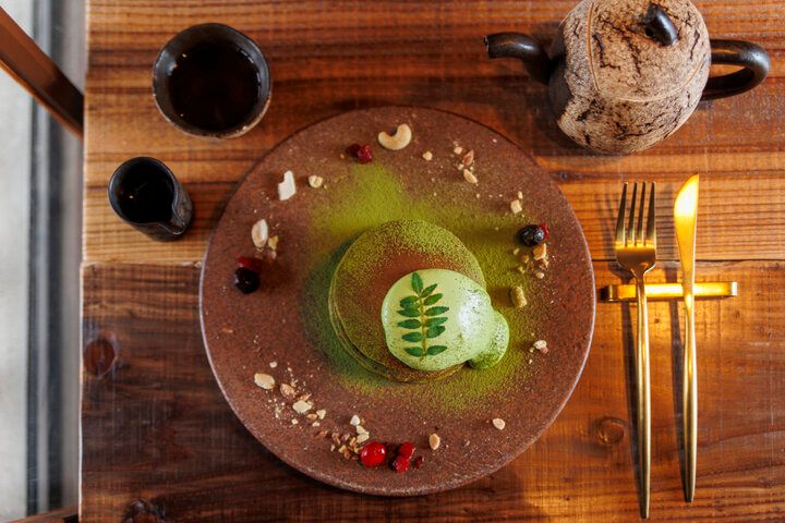 京都・中京の蔵カフェ「乃咫」で、華やかなどら焼きプレート＆和紅茶を召し上がれ