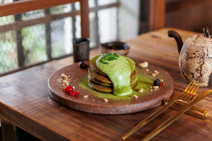 京都・中京の蔵カフェ「乃咫」で、華やかなどら焼きプレート＆和紅茶を召し上がれ