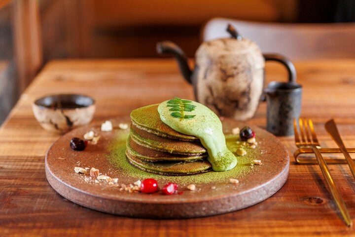 京都・中京の蔵カフェ「乃咫」で、華やかなどら焼きプレート＆和紅茶を召し上がれ