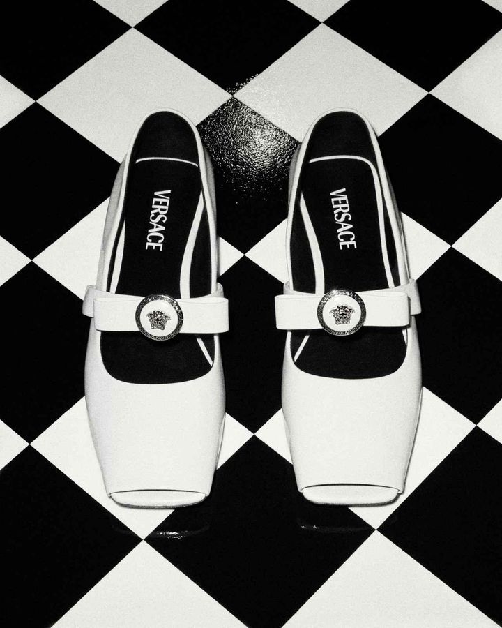 画像2: ヴェルサーチェが期間限定でポップアップストアをオープン