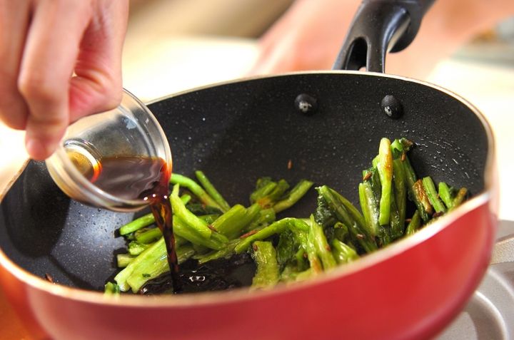 カブの葉のクミンしょうゆ炒めの作り方2