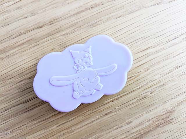 クロミ おめかしコームのケース裏面