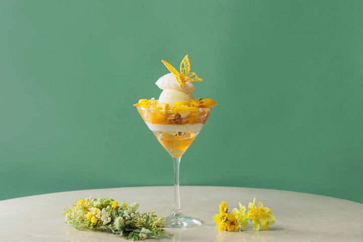 画像: 「柑橘のブーケパフェ ～Parfait Orange Nabana～」￥3,000（税込）、Drink Set￥3,600（税込）