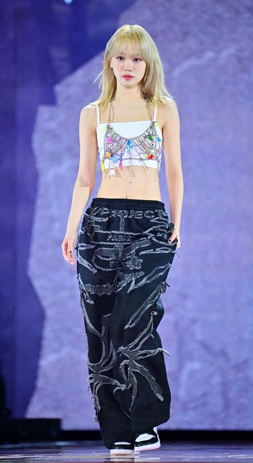 LE SSERAFIM、キム・チェウォン