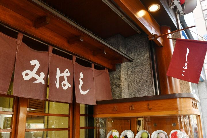 ふっくら炊き上げる小豆に舌鼓♪名物のあんみつをいただきに老舗の上野「あんみつ みはし」へ