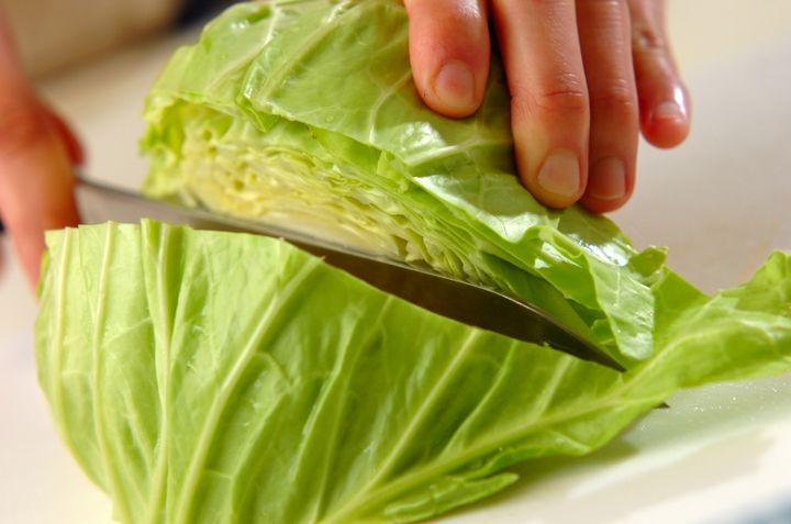 焼きキャベツのオイマヨソースがけの作り方1