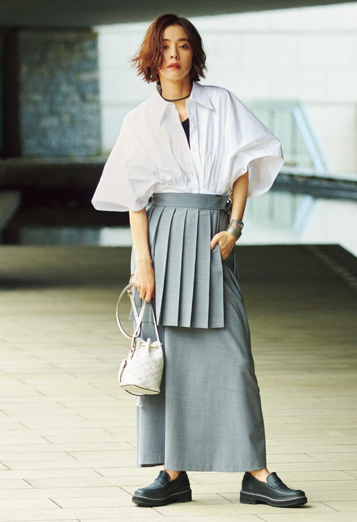 春にぴったり厚底ローファーと白シャツコーデ