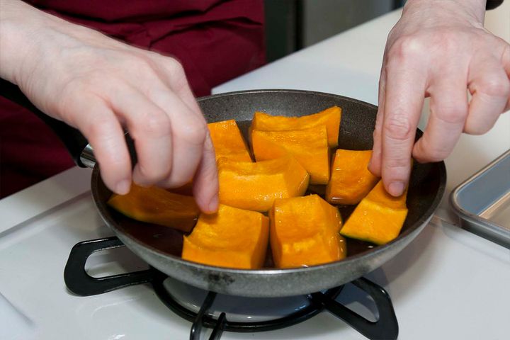 煮崩れしない【カボチャの甘煮】火の通し方を見直せば料亭風の仕上がりに！