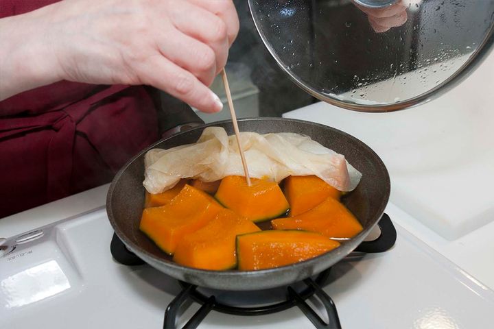 煮崩れしない【カボチャの甘煮】火の通し方を見直せば料亭風の仕上がりに！
