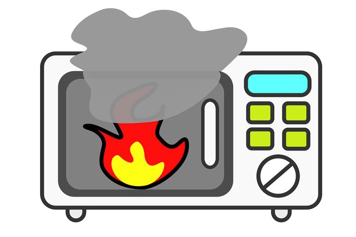 電子レンジで《爆発》する食材とは