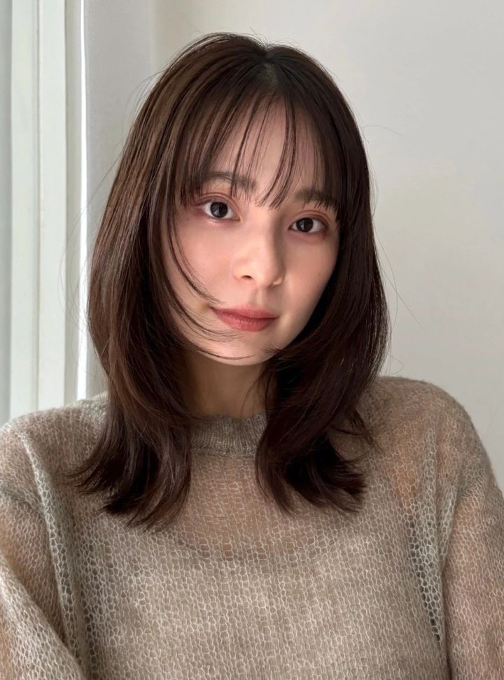 ミディアム ヘア 髪型 ヘアスタイル 前髪あり ヘアカラー