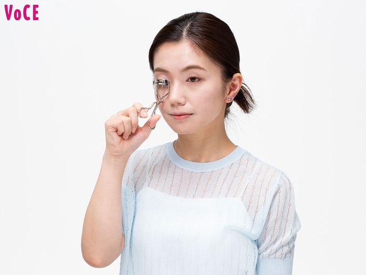 ＼腕を上げないほうがしっかりカールする！／