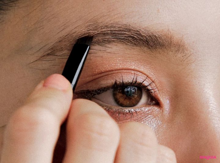 最新「ミュート眉」のつくり方。ブリーチしたような色素薄めで洒落感を_8