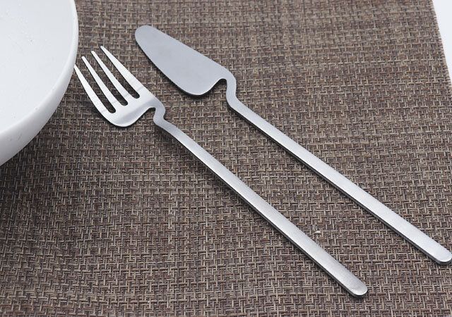 セリアのハング ディナーフォークとハング ディナーナイフ