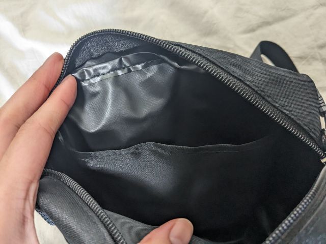 ショルダーバッグの中