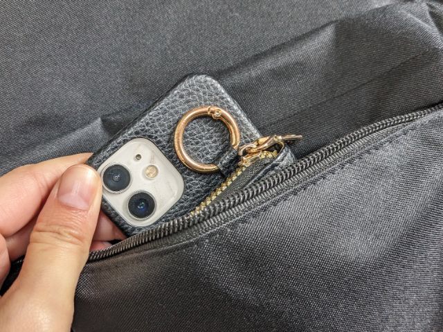 大きめのフロントポケット