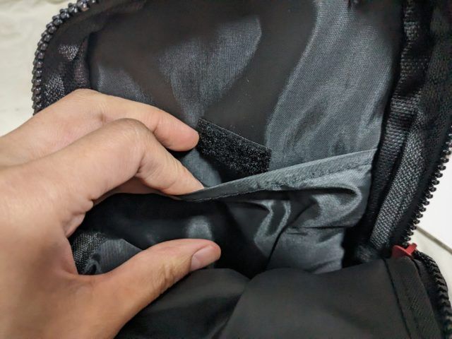 メイン収納内ポケット