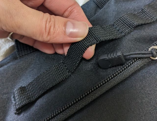 カラビナなどを引っ掛けられるデイジーチェーン