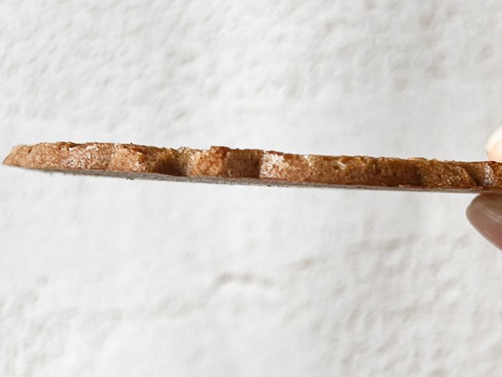 煎餅は薄焼きで、2mm程度